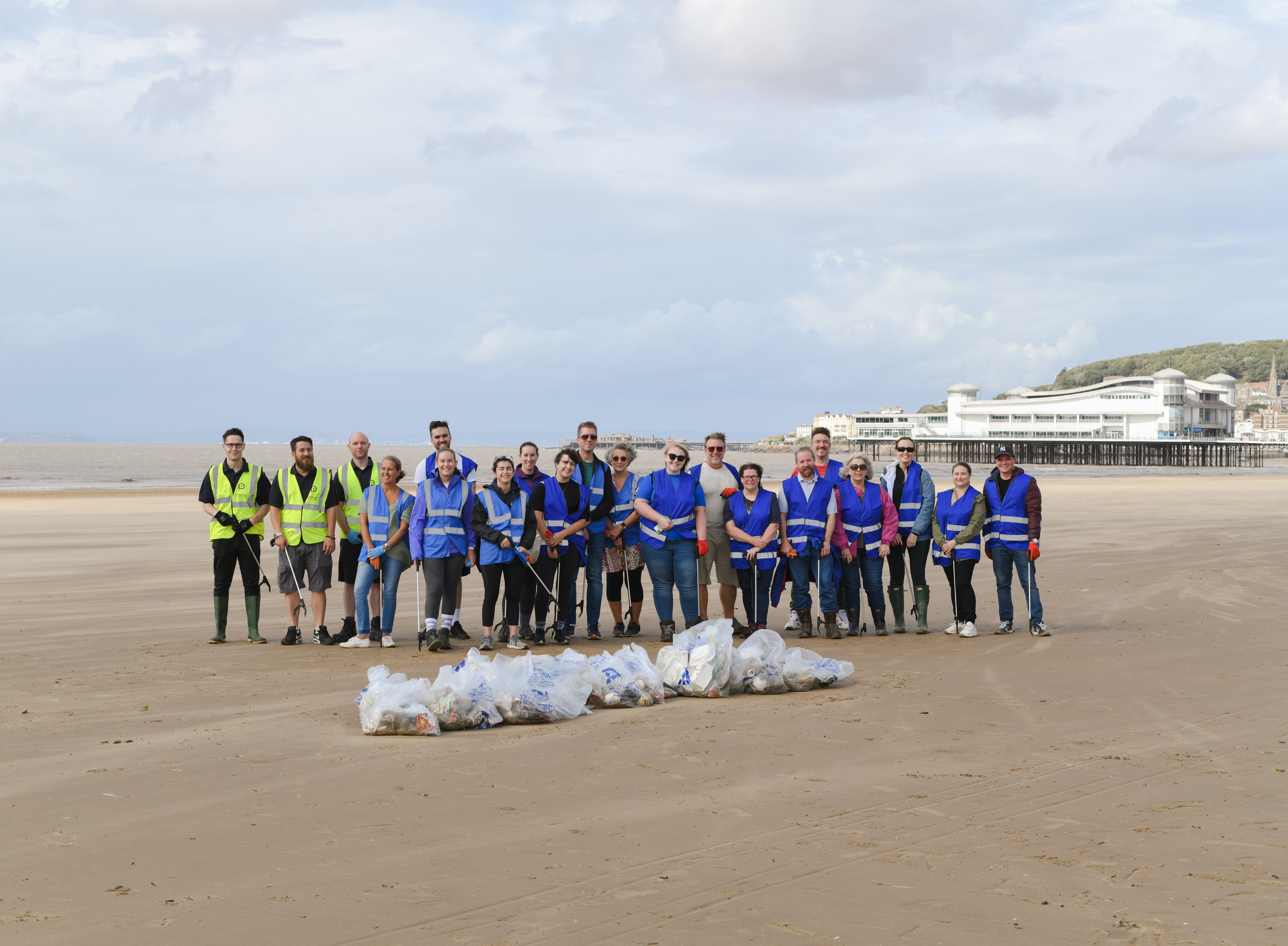beach clean volunteers